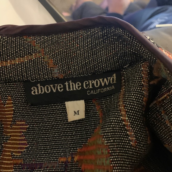 Above the Crowd sweater - Picture 4 of 5